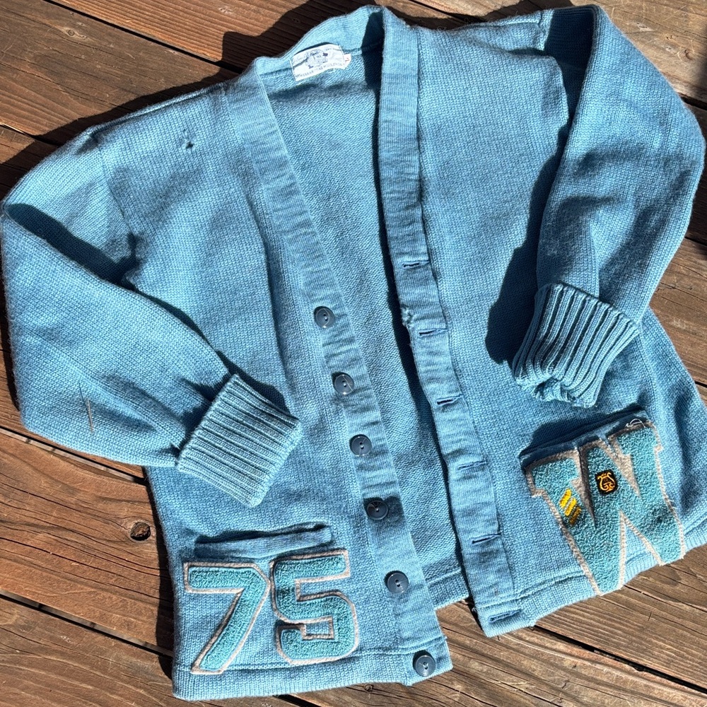 VINTAGE 1975 Class Sweater